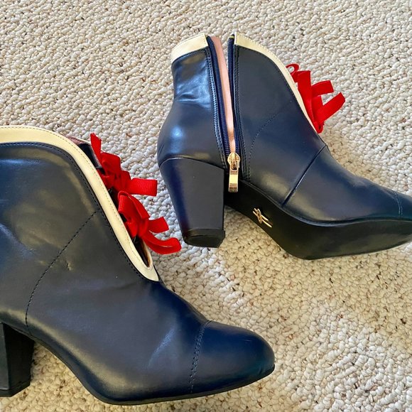 Lulu Hun navy blue heeled booties w/ zip closure & red ties, women's size 6 - Picture 4 of 9